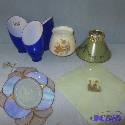 lot 150 image: Lamp Shades, Sun Catcher