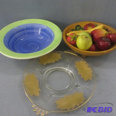 lot 171 image: Wood & Glass Bowls