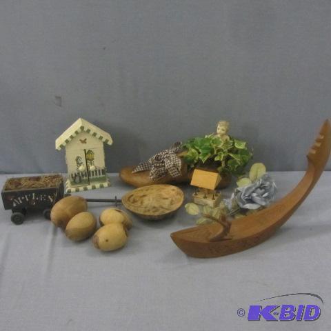 lot 194 image: Hand Carved Items
