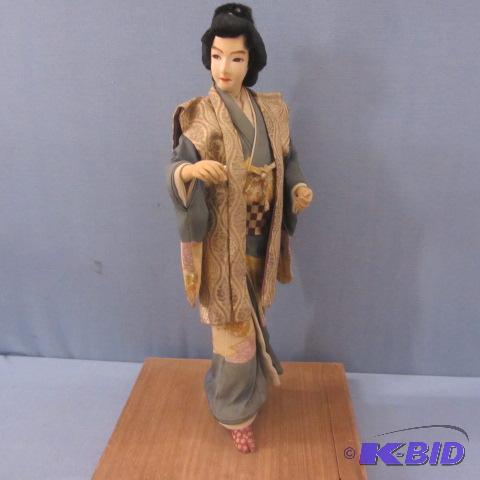 lot 208 image: Geisha Doll