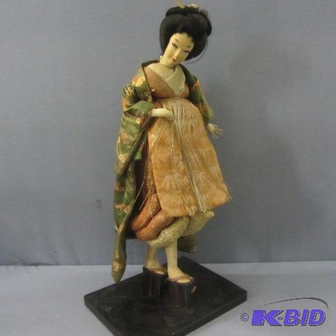 lot 209 image: Geisha Doll