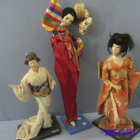 lot 212 image: Geisha Dolls