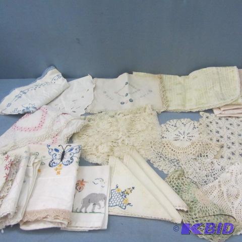 lot 220 image: Fancy Linens