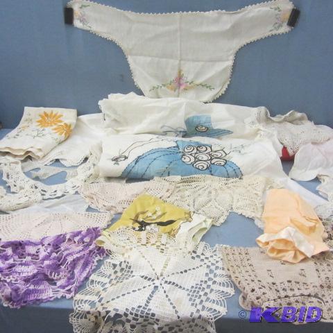 lot 223 image: Fancy Linens