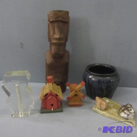 lot 248 image: Knick Knacks