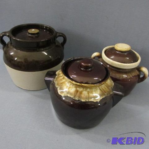 lot 26 image: Bean Pots