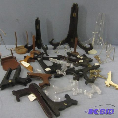 lot 277 image: Plate Stands
