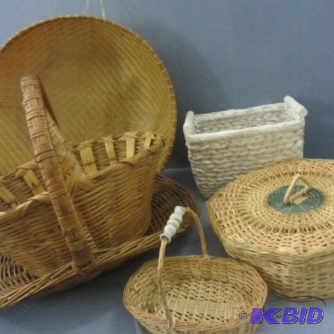 lot 279 image: Wicker Baskets
