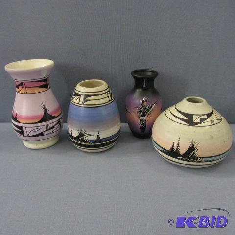 lot 30 image: Southwestern Pottery