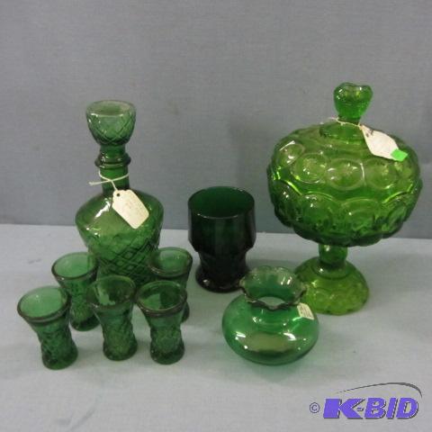 lot 44 image: Forest Green Fancy Glass