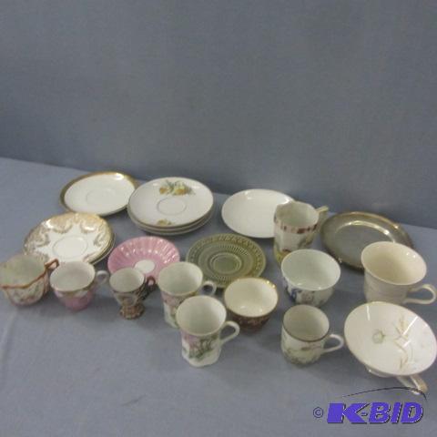 lot 93 image: Tea Cups And Saucers