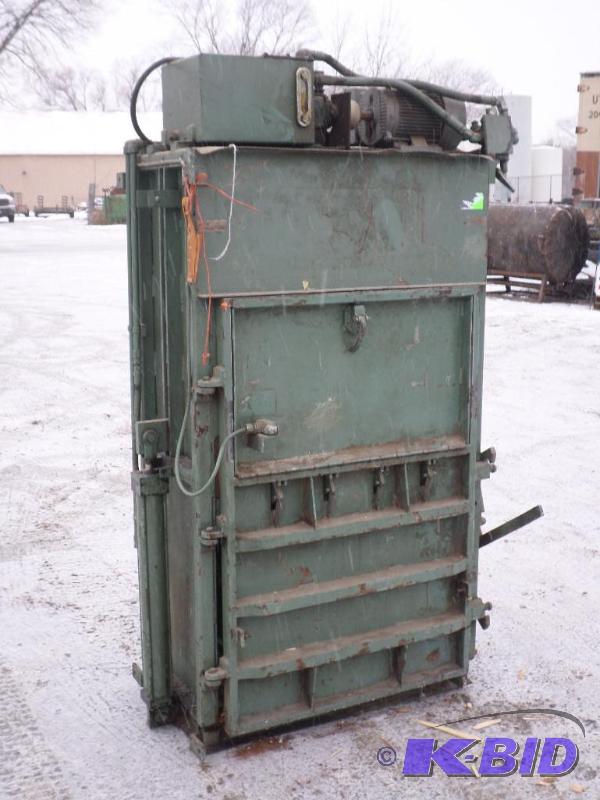 lot 1 image: Industrial Upright Cardboard Bailer, 5HP 230V...