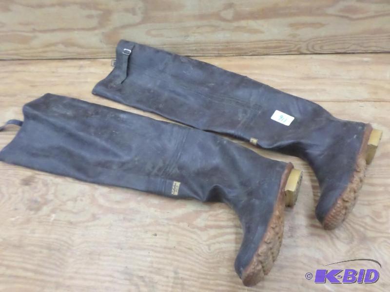 lot 116 image: Pair Of Size 9 Cabelas Hip Boots...