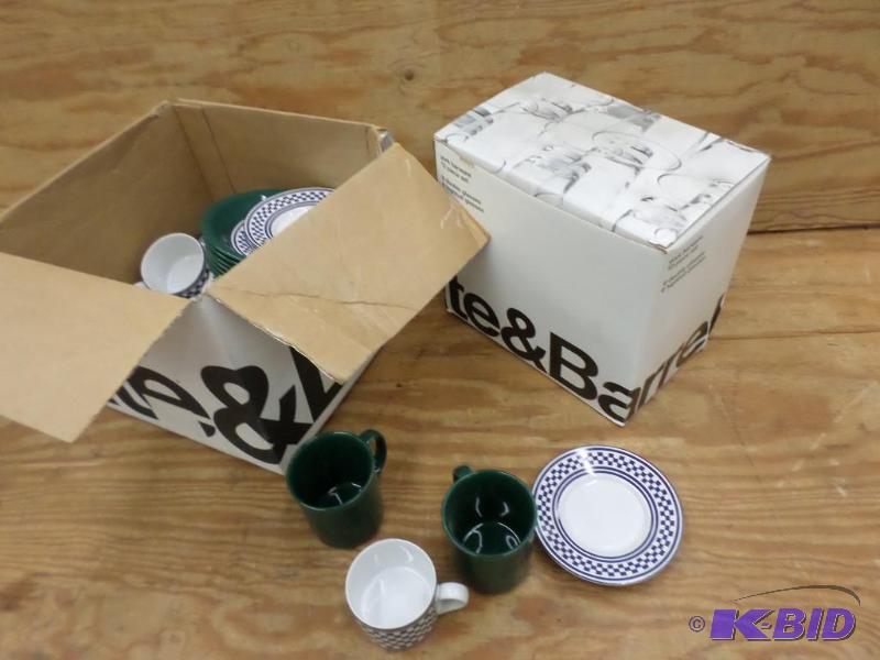 lot 120 image: (1) 12-Piece Crate & Barrel Glass Set &am...