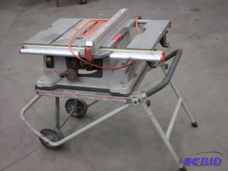 lot 14 image: Ridgid 10" Tablesaw With Ridgid Work-N-H...