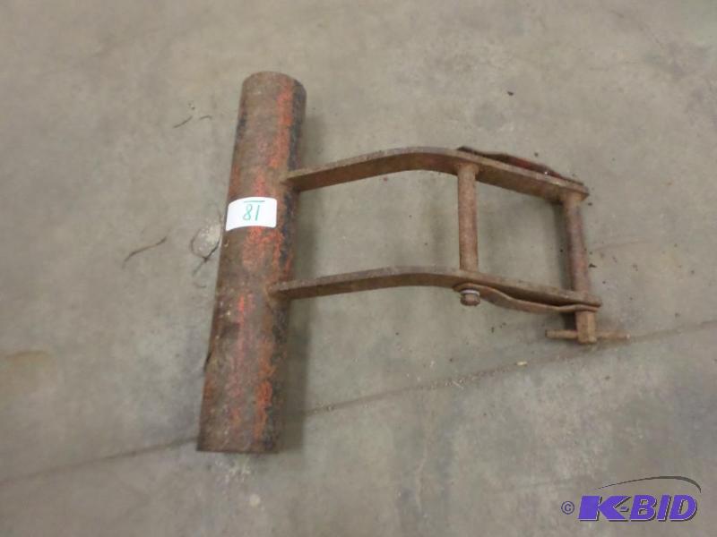 lot 18 image: Garden Tractor Implement Counter Weight...