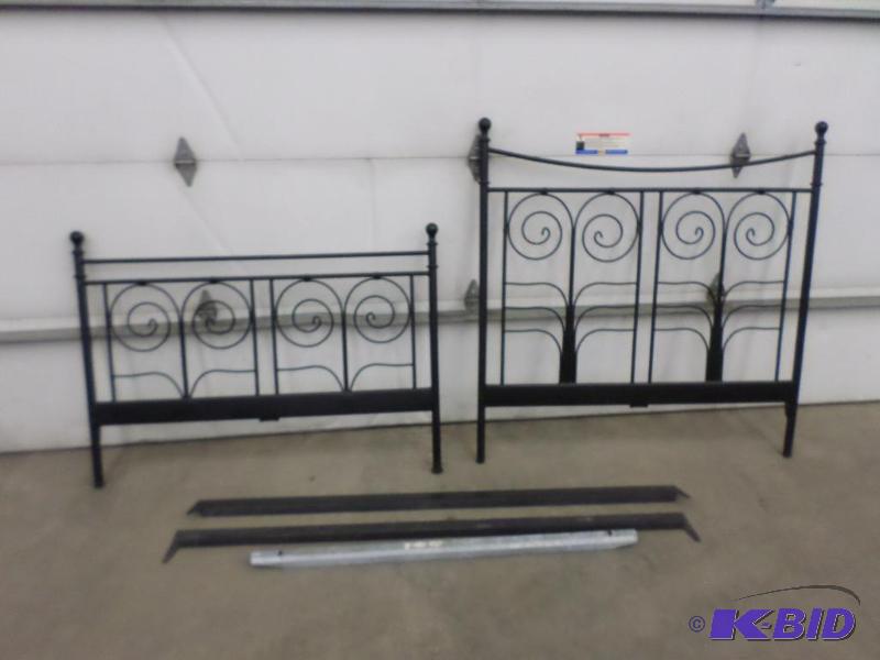 lot 31 image: Full Sized Black Metal Bed Frame...