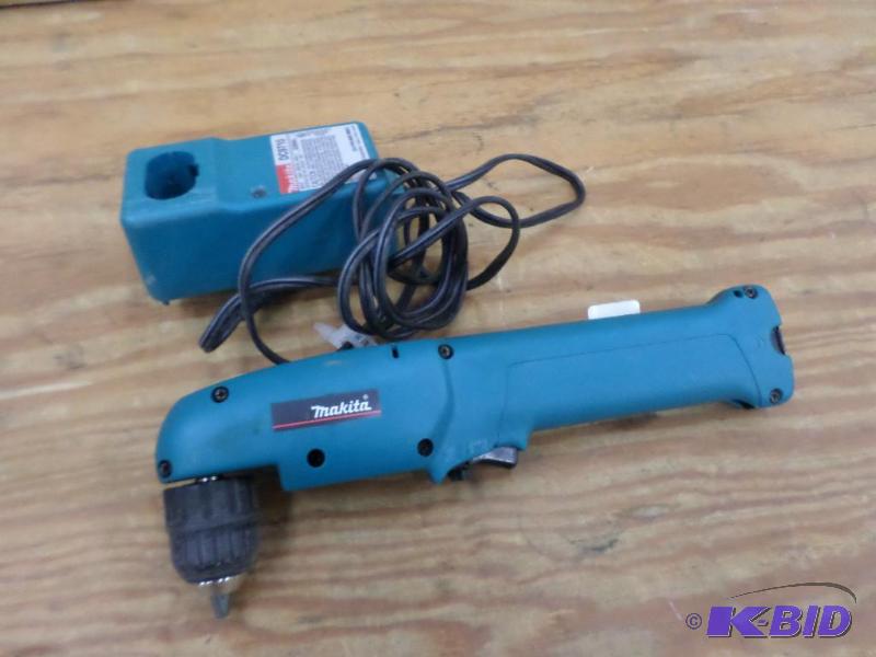 lot 58 image: Makita DA391D 38" Right Angle Cordless ...
