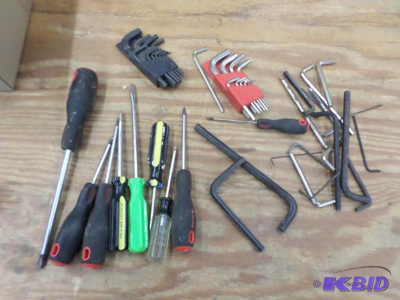 lot 68 image: Lot Of Misc Allen Wrenches & Screwdrivers...
