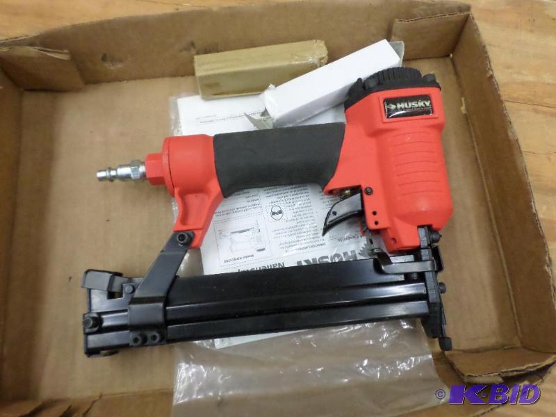 lot 93 image: Unused Husky 2-In-1 Pneumatic NailerStapler ...