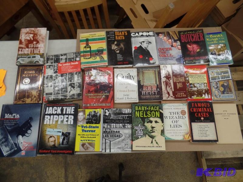 lot 4 image: Crime Books