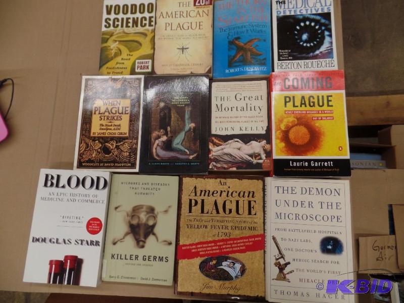 lot 40 image: Science Books