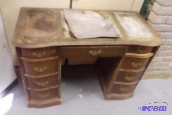 8-Drawer Desk (Needs Repair) 42x21x29...