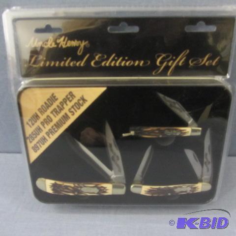 lot 14 image: Schrade Knife Gift Set