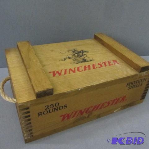 lot 18 image: Winchester Shell Wood Box