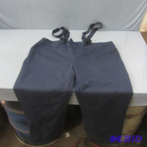lot 36 image: New Gore-tex Bibs