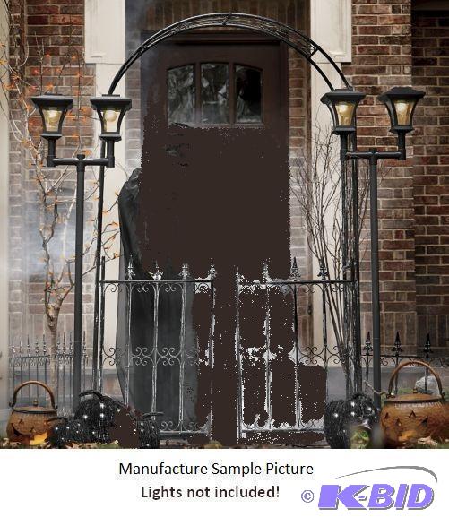 lot 104 image: Arbor Gate - Elegant with heavy scrollwork, p...