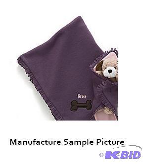lot 87 image: Blanket and Animal Plush Set - Fleece blanket...