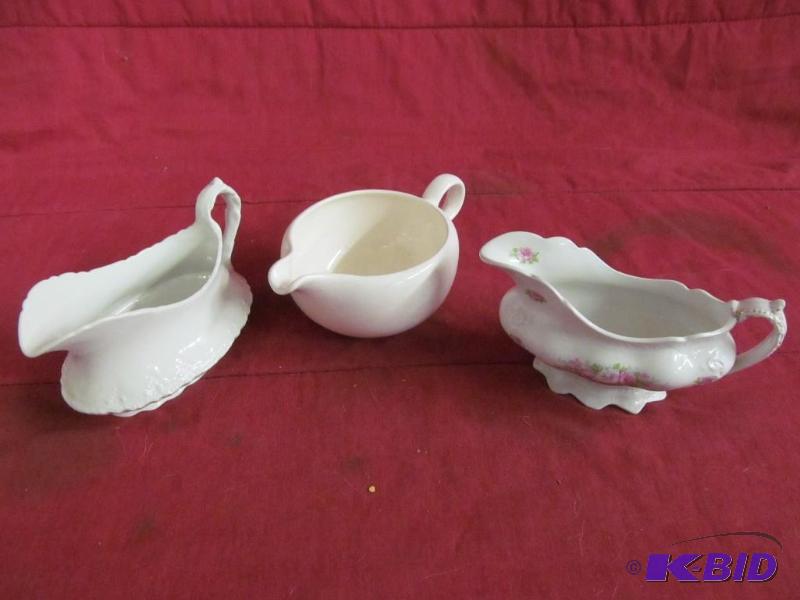 Gravy boats