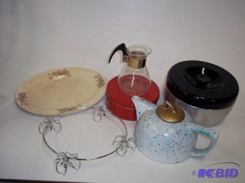lot 104 image: Kettle with lid, 2 coffee pots, plate and hol...