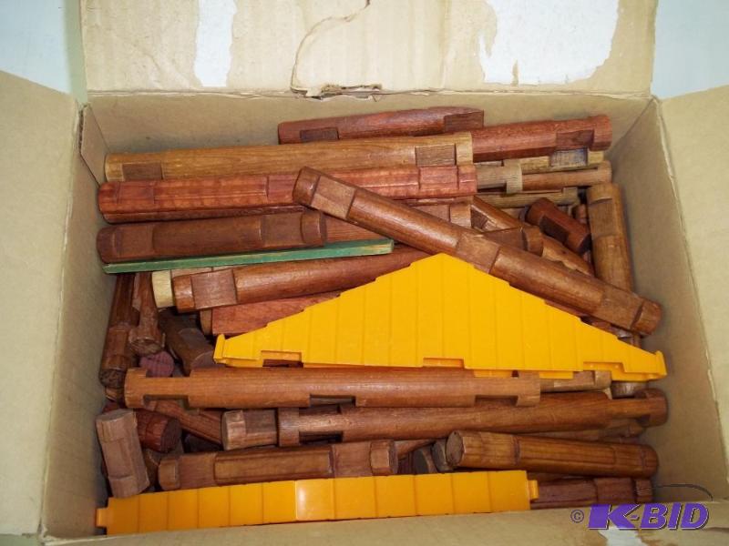 lot 21 image: Lincoln Logs...