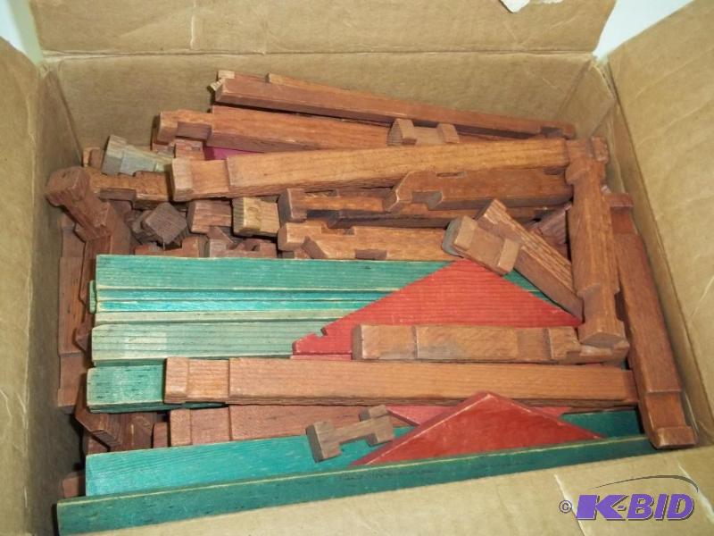 lot 23 image: Lincoln Logs...