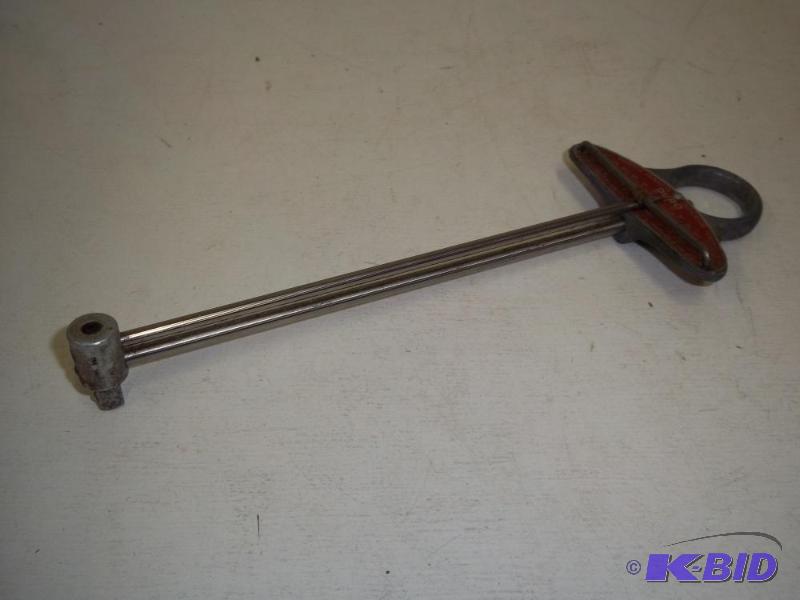lot 33 image: 14" torque wrench...