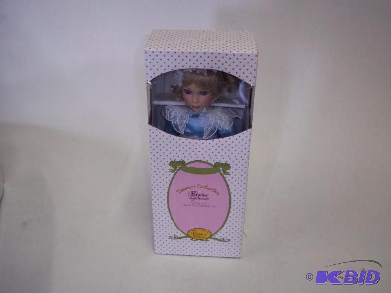 lot 88 image: 14" Treasury Collections Angel of Peace ...