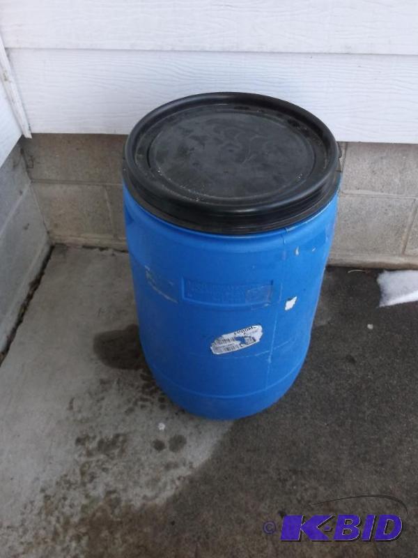 lot 140 image: 20 gallon food grade barrel....