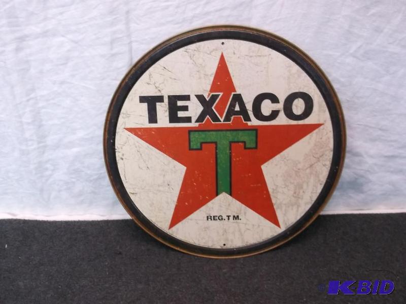 lot 20 image: Collectable metal Texaco sign measuring 11 3...