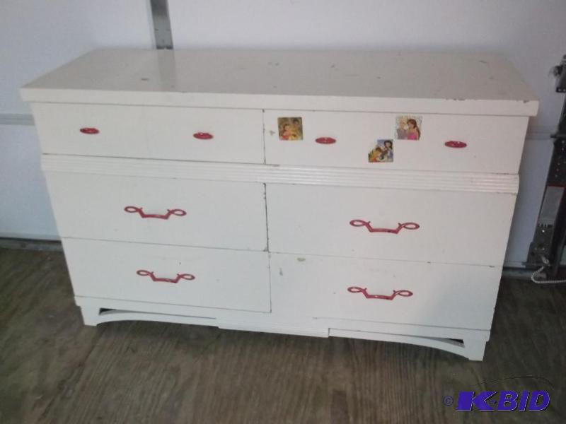 lot 42 image: Vintage painted 6 dovetailed drawer dresser m...