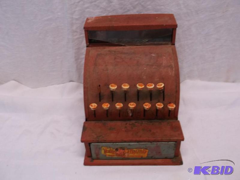 lot 53 image: Vintage toy Tom Thumb cash register....