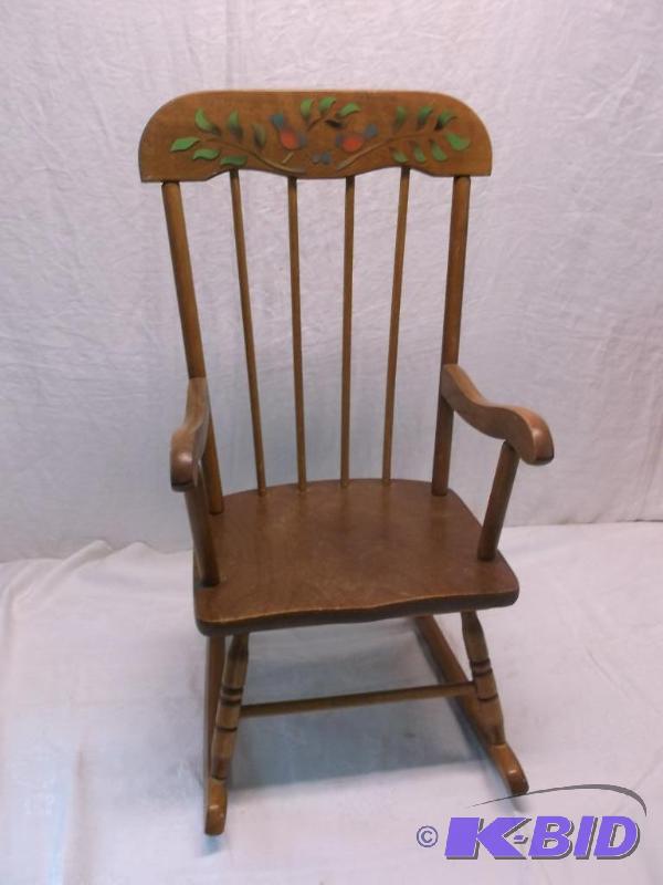 lot 54 image: Vintage childs rocking chair, in good condit...