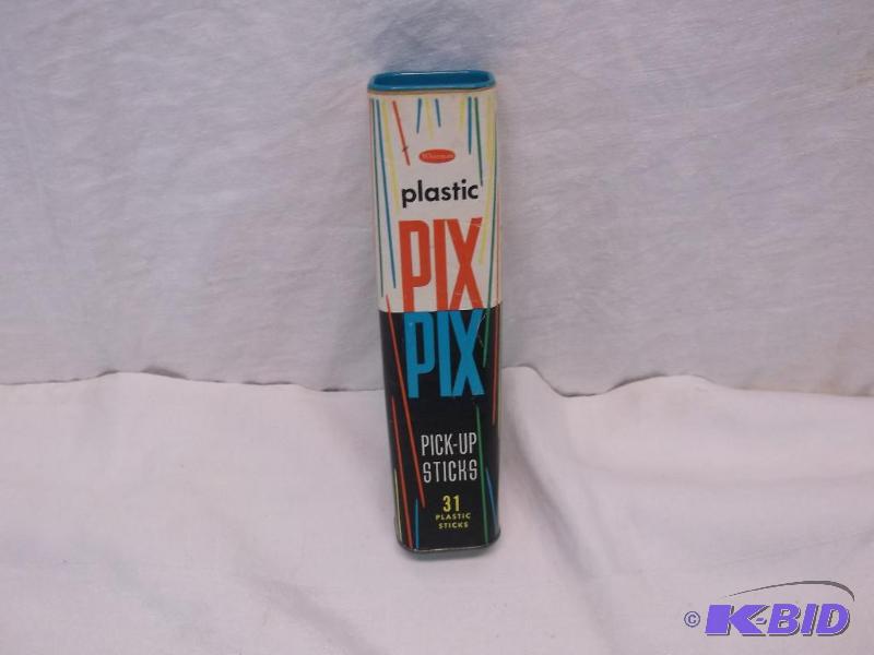 lot 61 image: Vintage Pix pick up sticks....