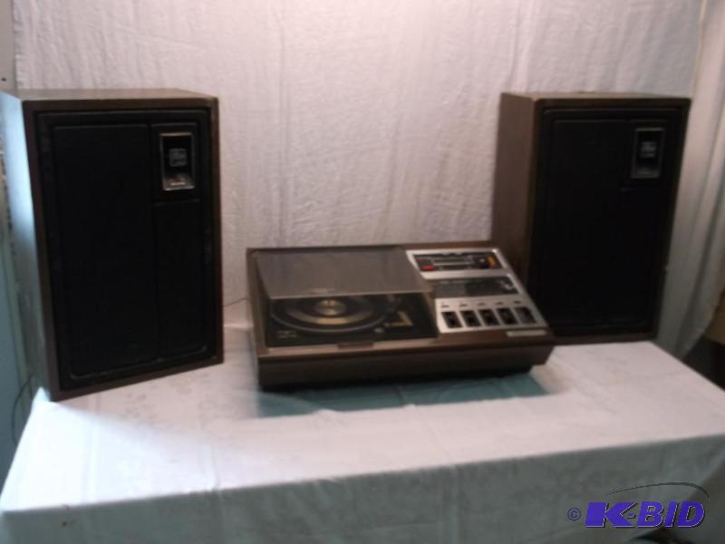 lot 63 image: Vintage Allegro sound system by Cenith. Comes...