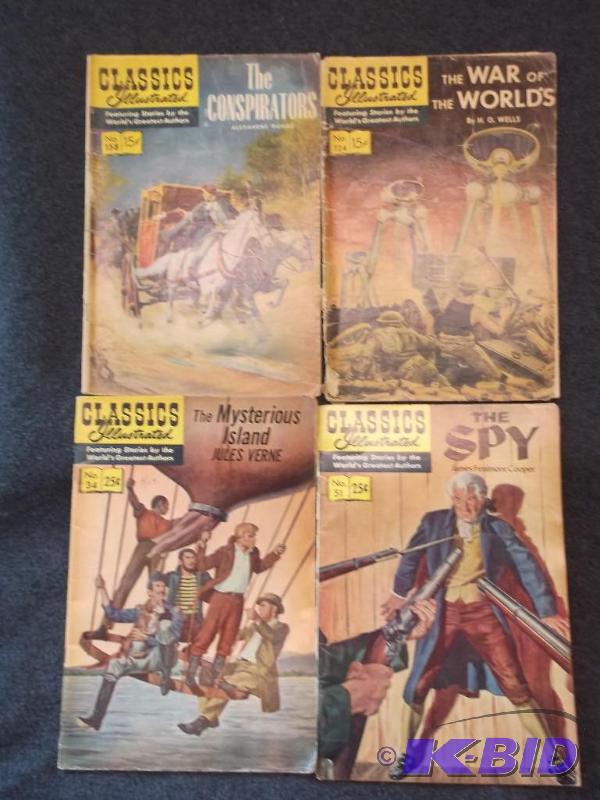 lot 76 image: Lot with 4 collectable comic books....