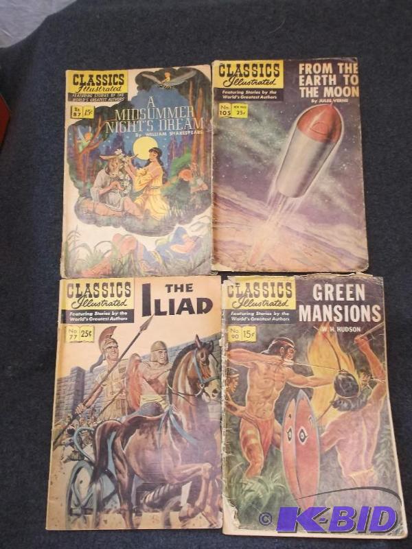 lot 82 image: Lot with 4 collectable comic books....