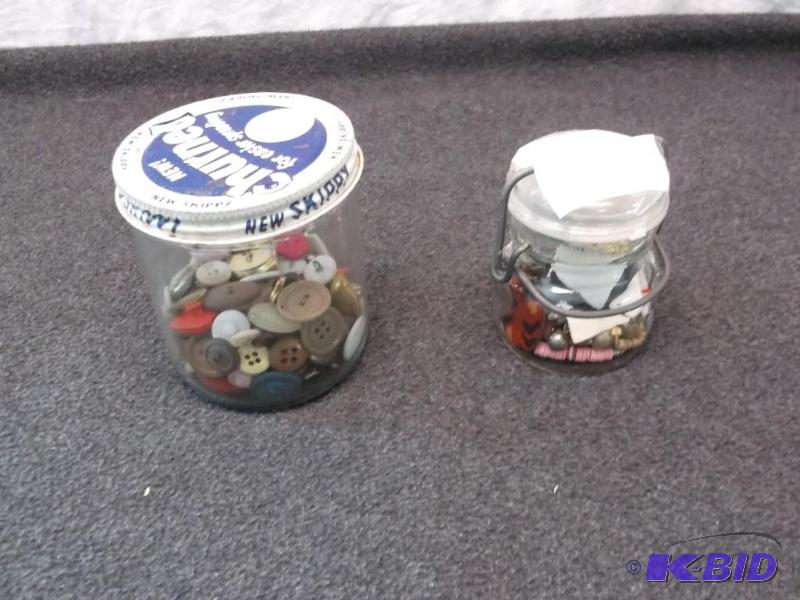 lot 89 image: 2 Vintage jars, one with buttons and other wi...