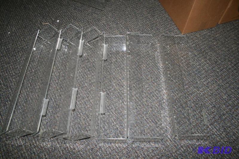 lot 114 image: Plexiglass Slat Board Display parts- Lot of 7
