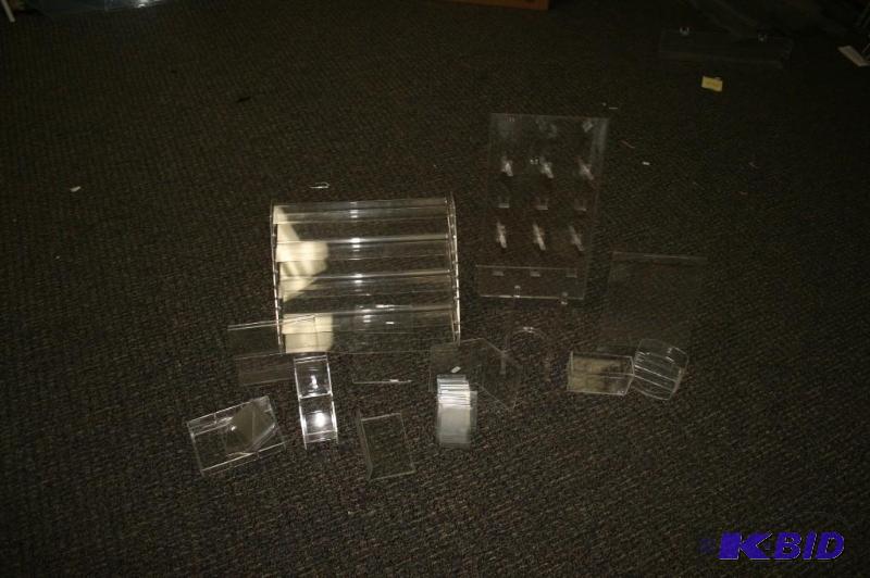 lot 125 image: Acrylic Displays- Mixed lot